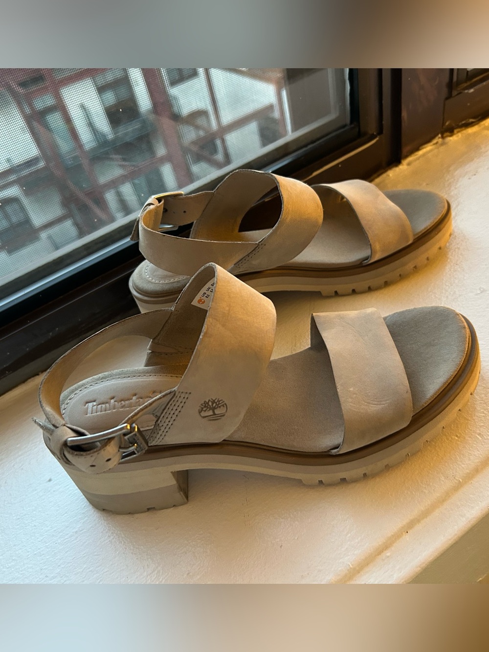Timberland Women’s Light Tan Suede Block Heel Sandals Size 8.5